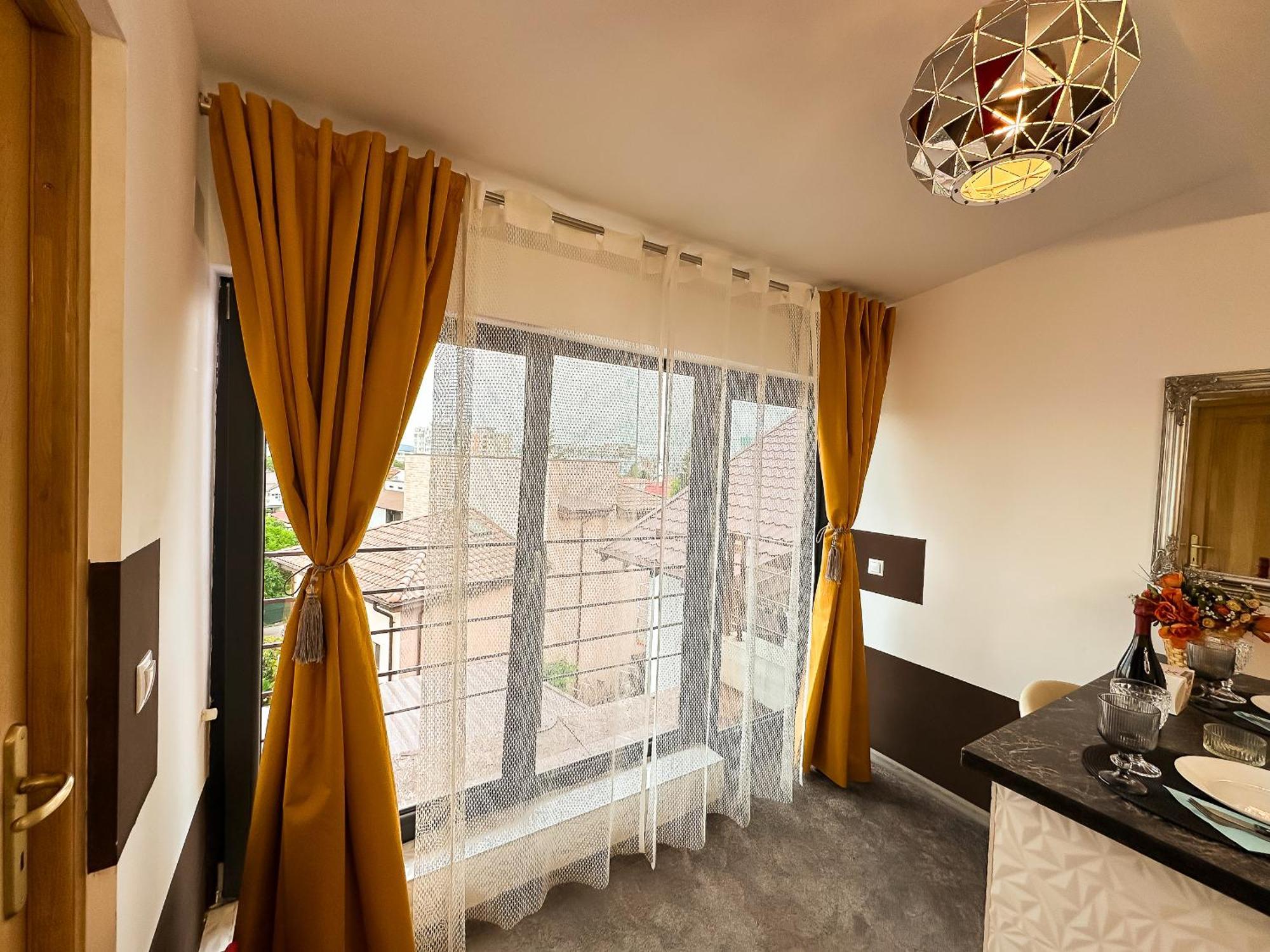 The Royal - Studio With Balcony & Panoramic View Craiova Exteriér fotografie