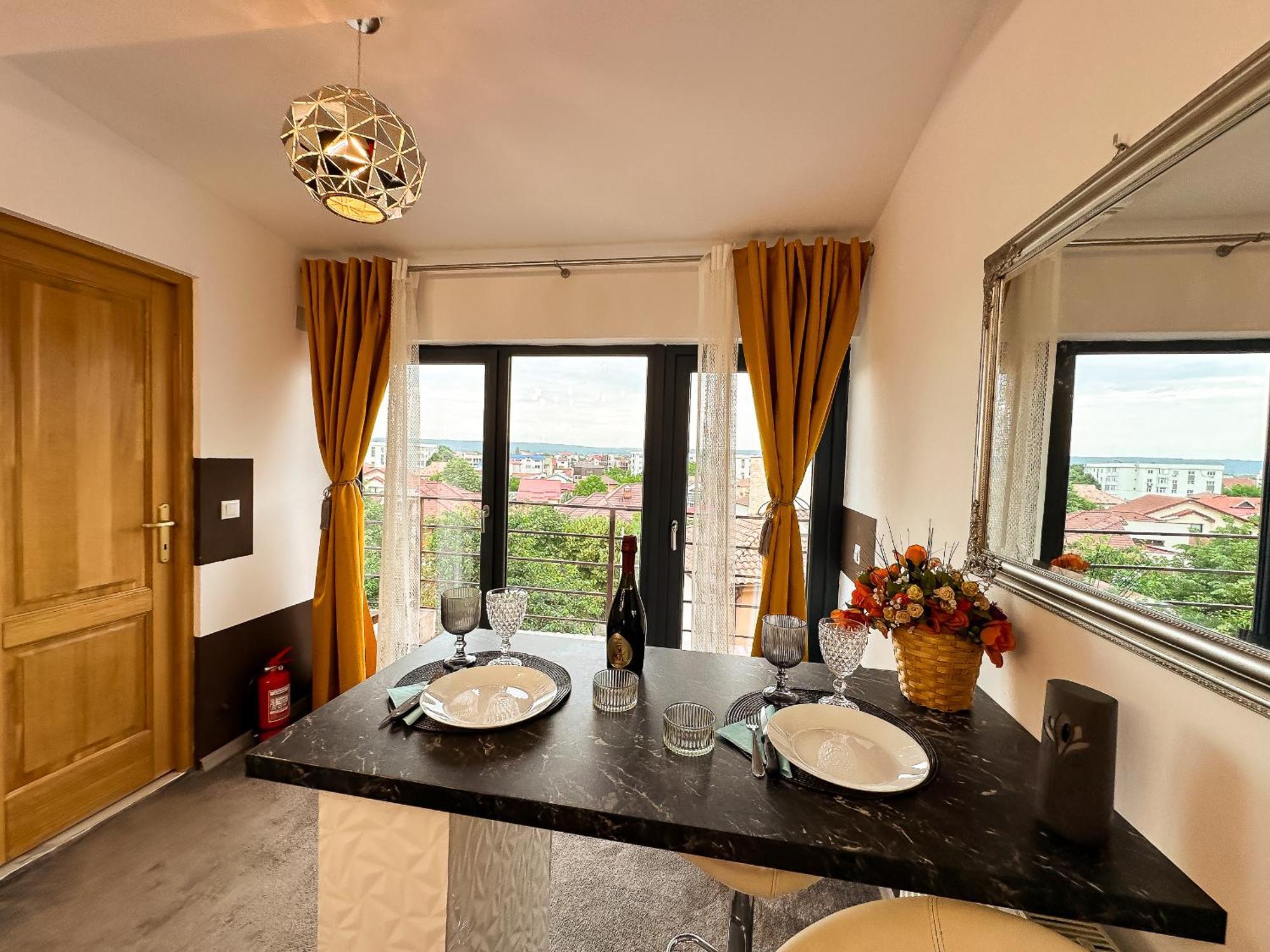 The Royal - Studio With Balcony & Panoramic View Craiova Exteriér fotografie