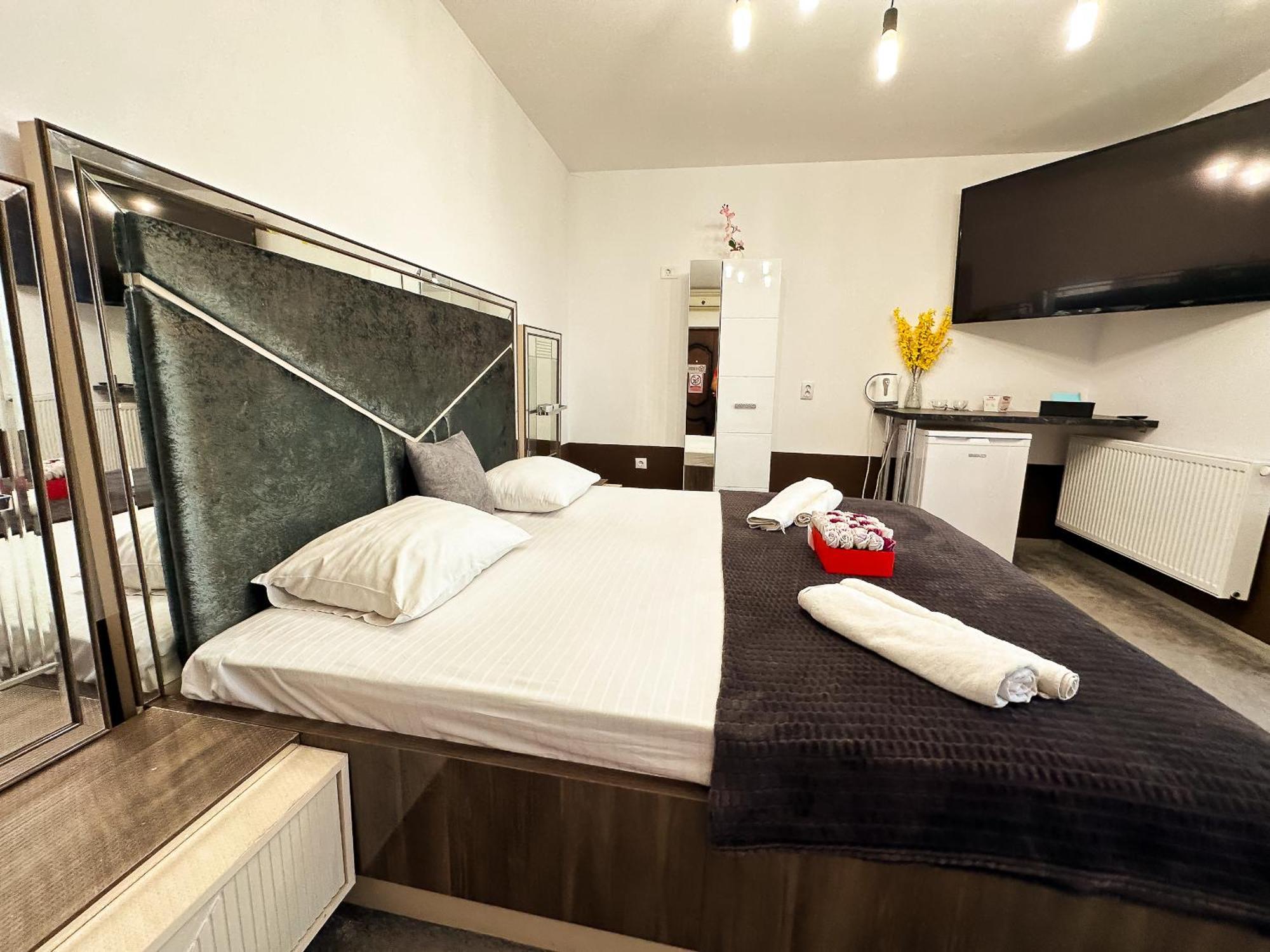 The Royal - Studio With Balcony & Panoramic View Craiova Exteriér fotografie
