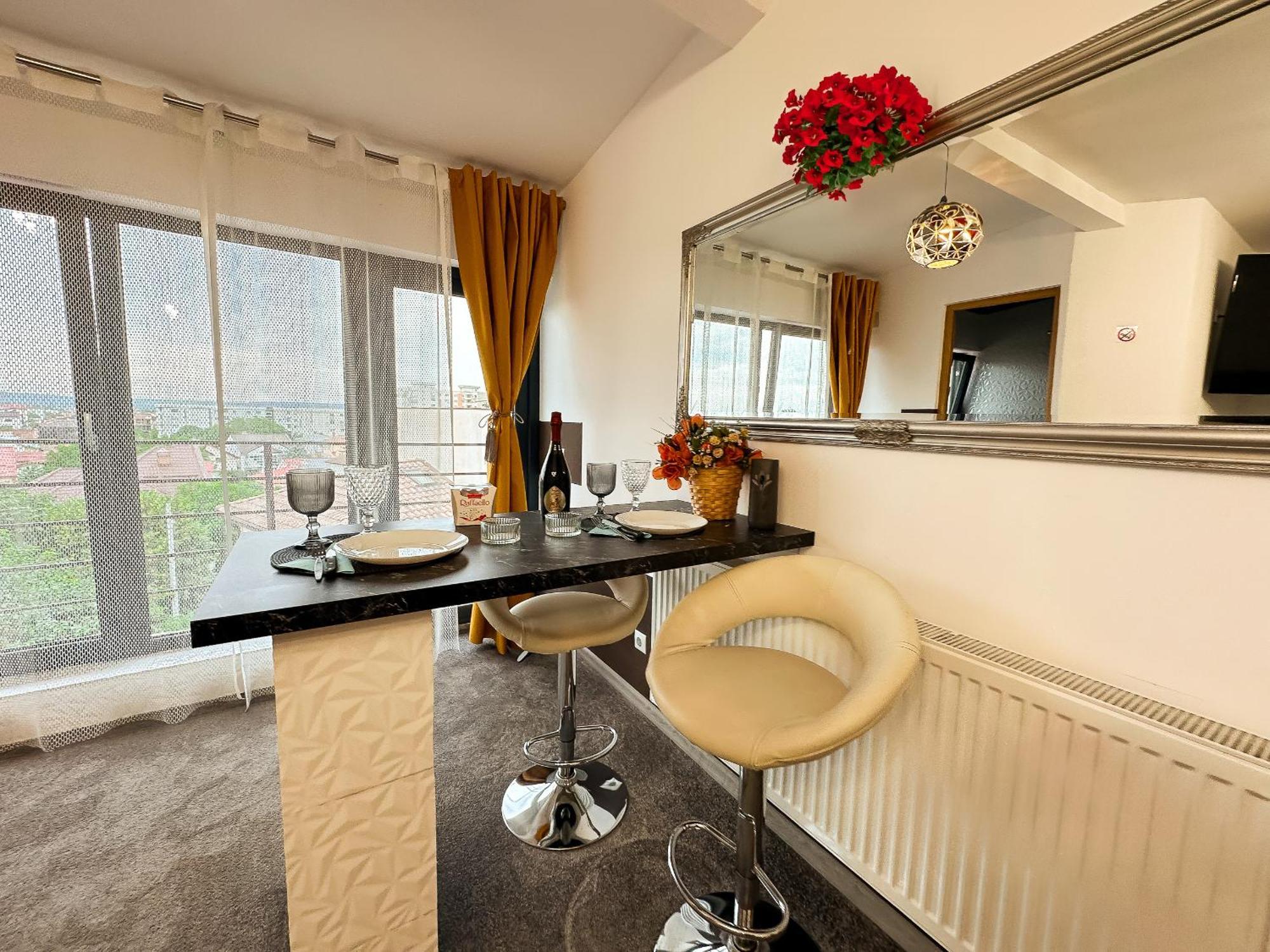 The Royal - Studio With Balcony & Panoramic View Craiova Exteriér fotografie