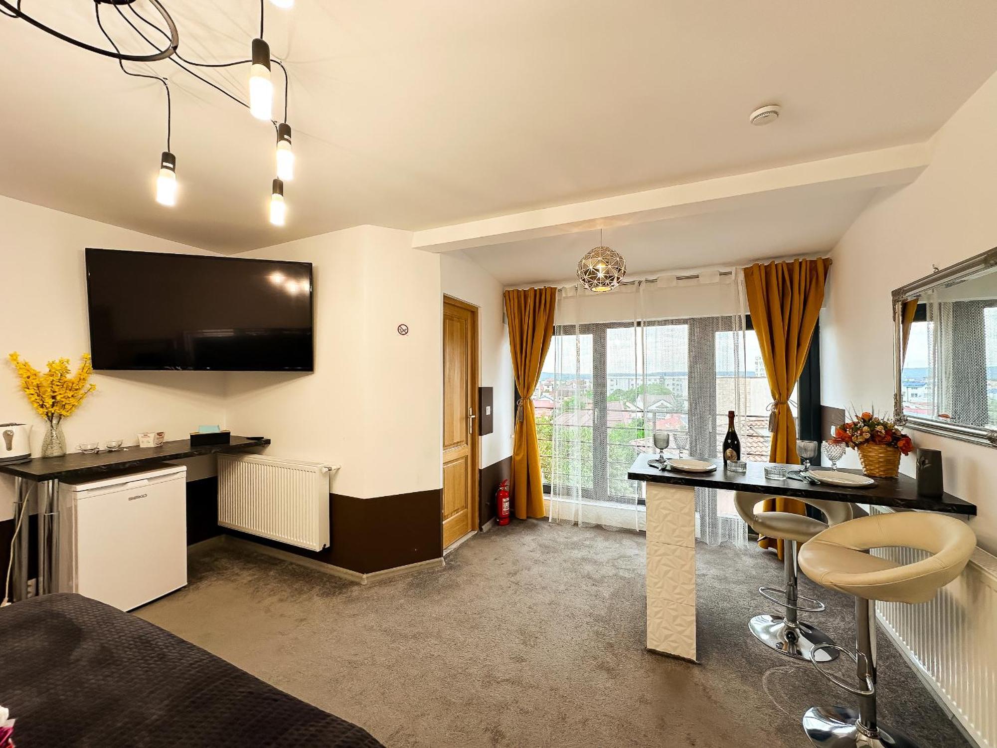 The Royal - Studio With Balcony & Panoramic View Craiova Exteriér fotografie