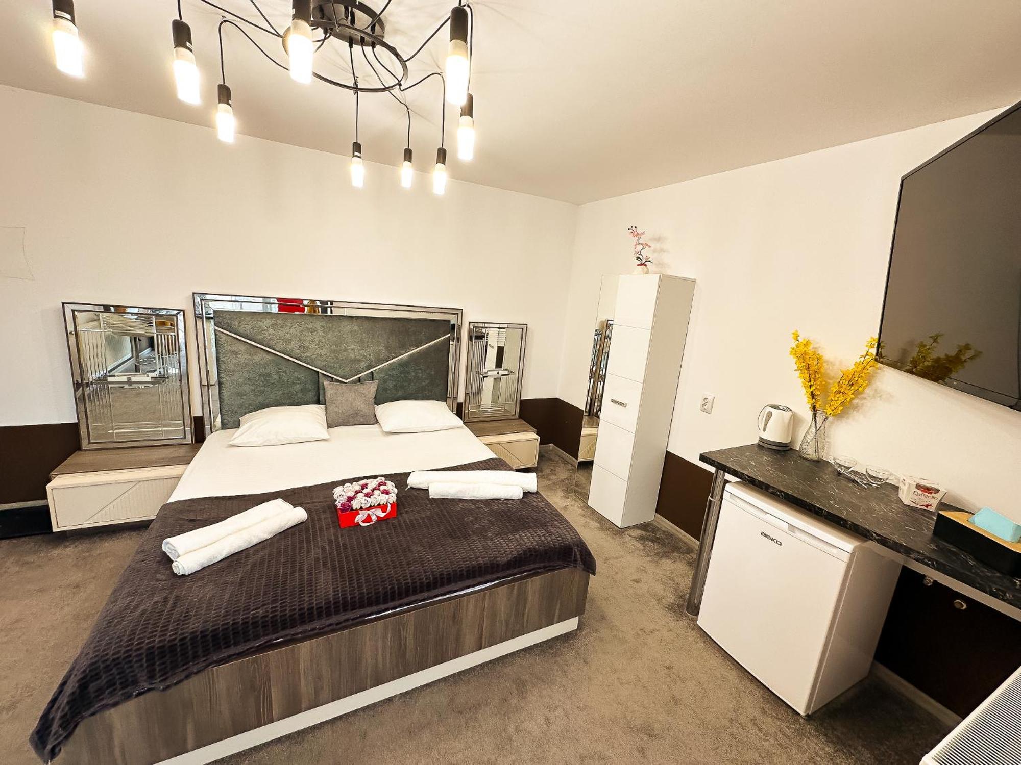 The Royal - Studio With Balcony & Panoramic View Craiova Exteriér fotografie